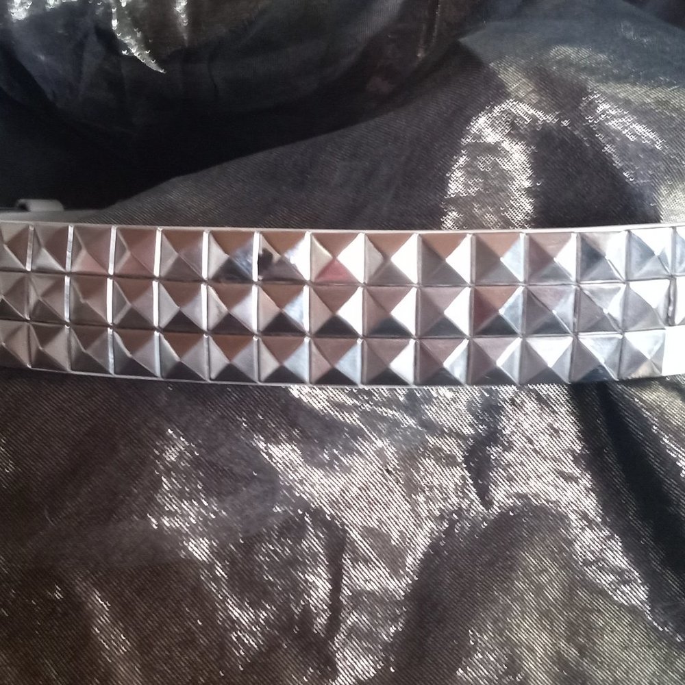 White and Silver  Leather and Studded Belt M 34-36"